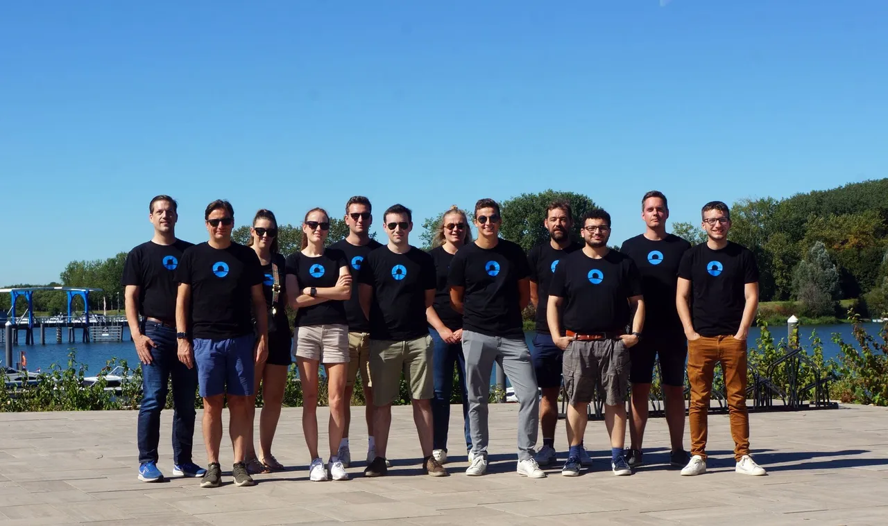 Extra Horizon team